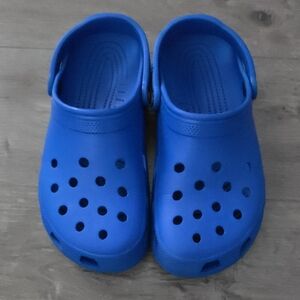 Crocs Men's Size 9, Women's Size 11 Blue